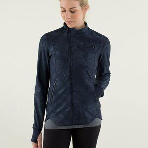 Lululemon Women's Laceoflage Embossed Inkwell Keep It Up Basic Jacket Size 2